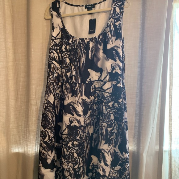 NWT Torrid Black and White Skater Dress size 3 - Picture 1 of 2